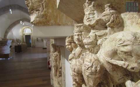 Bari, alla scoperta della gipsoteca: l dove l'arte rivive in centenari calchi di gesso